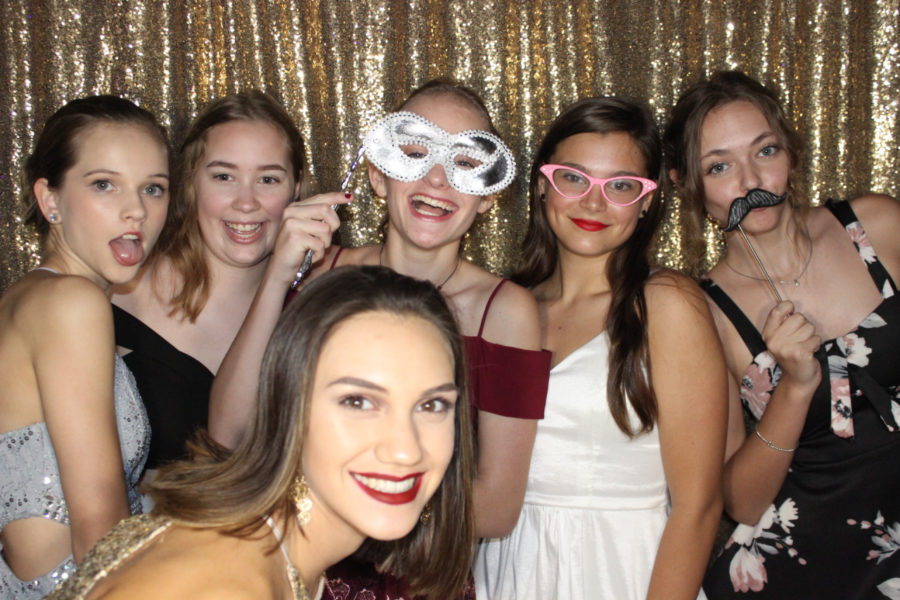 GALLERY: Homecoming Photo Booth!